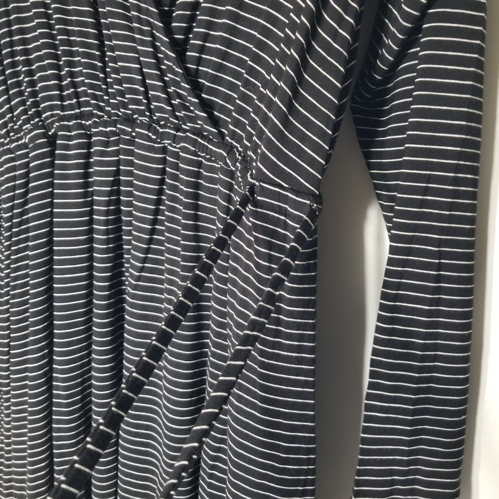 GAP Maternity Womens Sz M Long Sleeve Dress Faux Wrap Black White Striped V-Neck - Picture 6 of 10